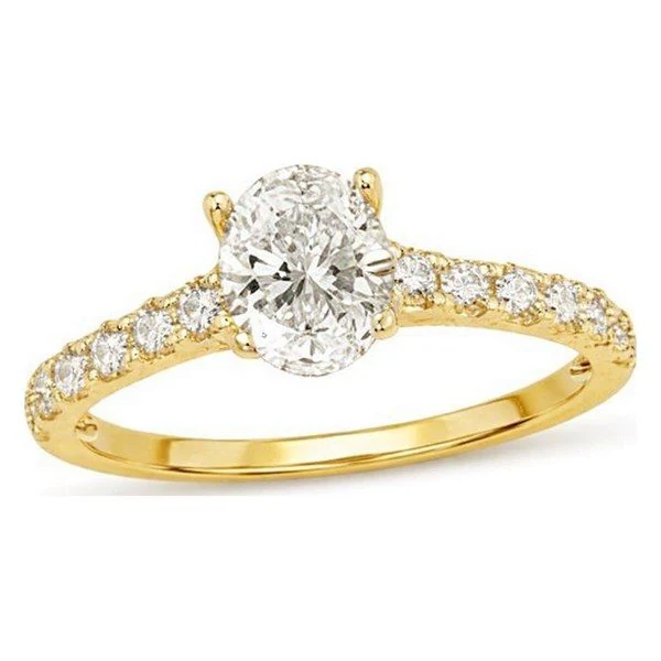 Pavé Bridal Set · Oval in yellow gold
