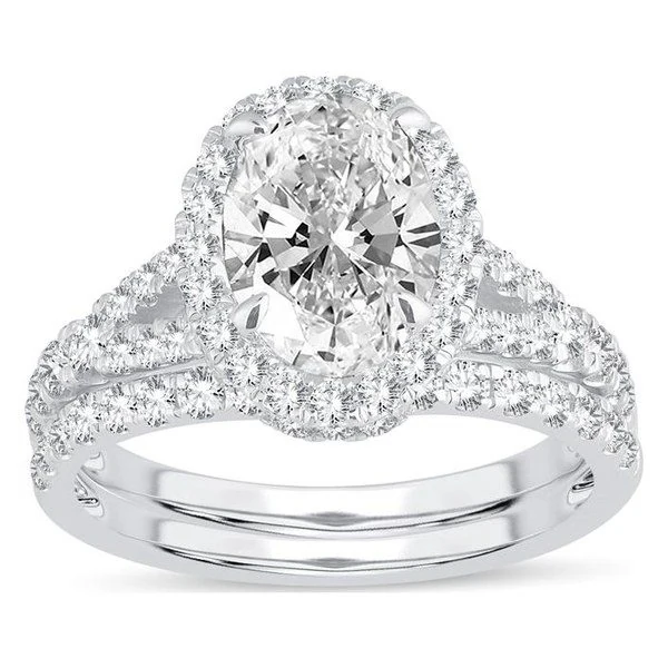 Split-Shank Engagement Ring · Oval in white gold