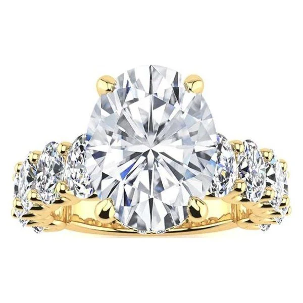 Oval Statement Ring in yellow gold