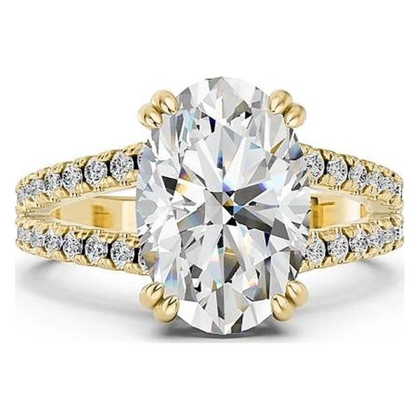 Split-Shank Pavé with Hidden Halo in yellow gold