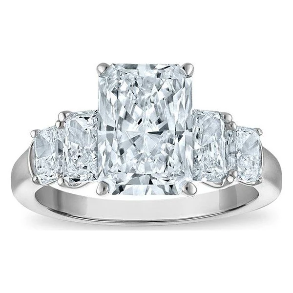 Graduated Radiant Engagement Ring in white gold