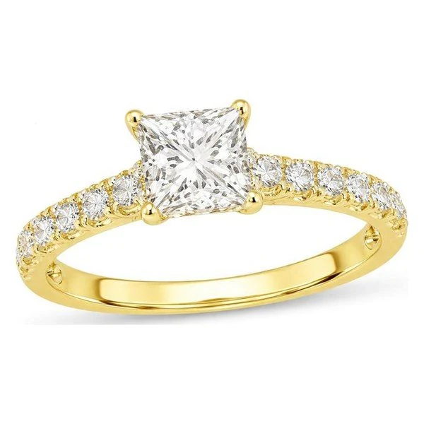 Pavé Bridal Set · Princess in yellow gold
